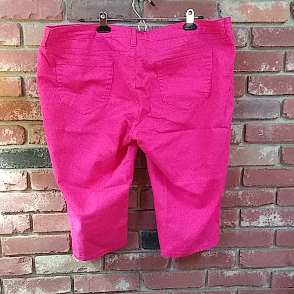 Capris - Picture 2 of 4